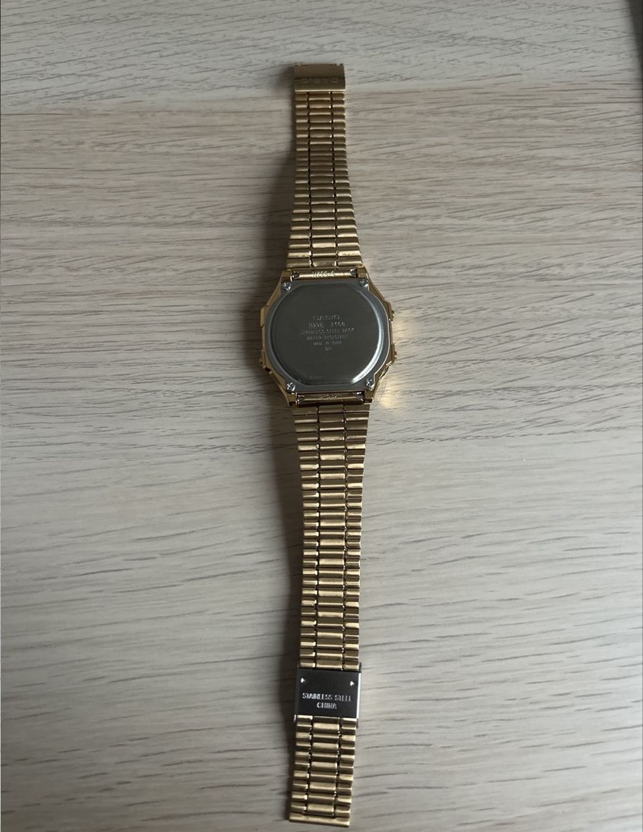 Casio Orologi: Goldene digitale Casio Armbanduhr – Nuovo (secondo la descrizione) da Thun venduto da Shana.008 2