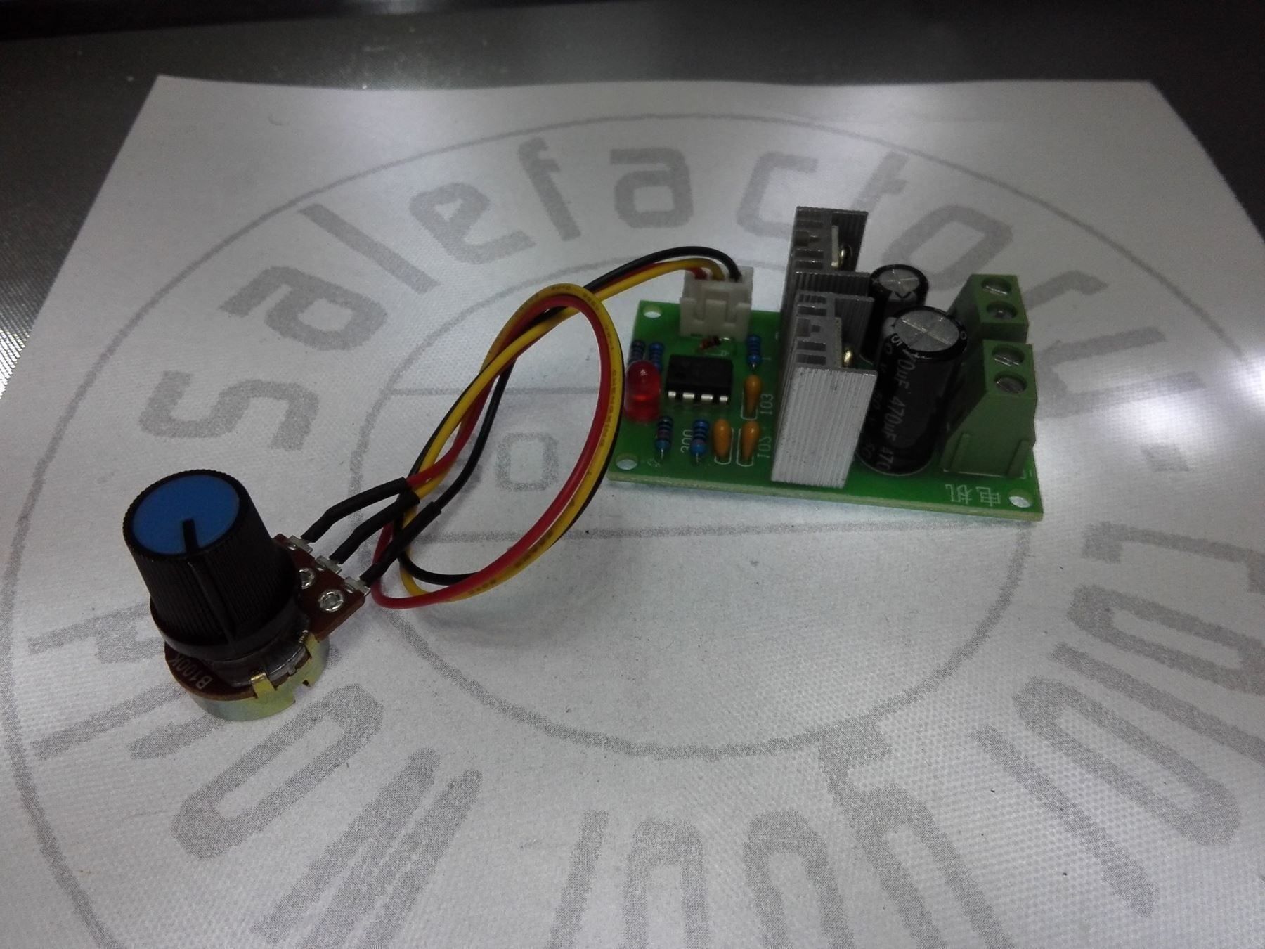 Componenti elettronici: Drehzahlregler, Dimmer,  12-36V, 3A – Nuovo (secondo la descrizione) da Luzern venduto da Salefactory