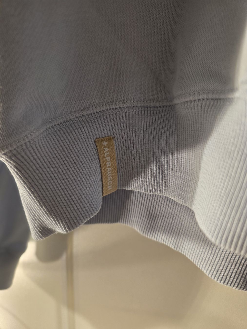 Alprausch Pullover & Sweatshirts: Crop Pullover Gr M – Gebraucht aus Interlaken von NataliiaS 1