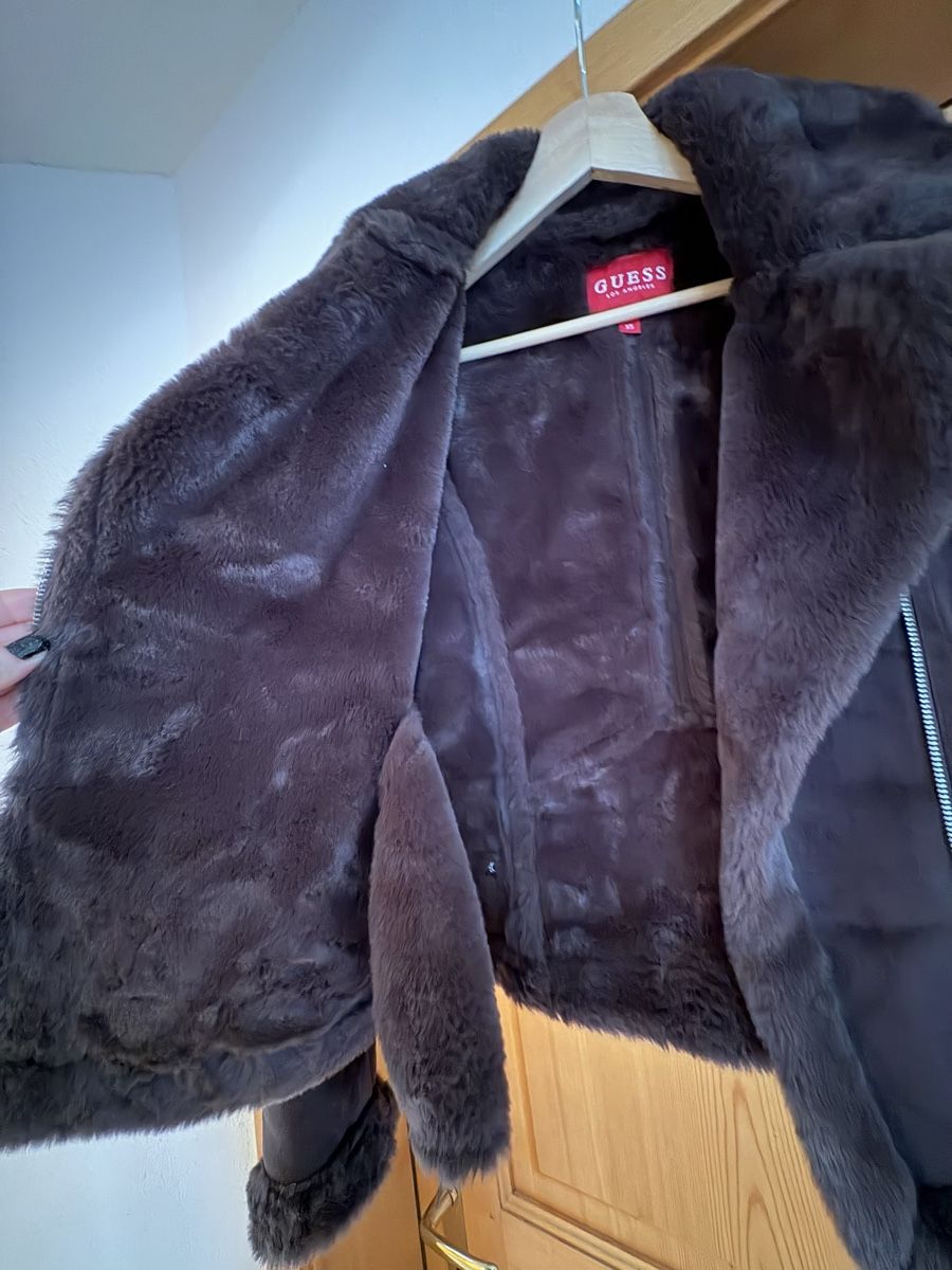Guess Giacche: Neue Kunstlederjacke mit Kunstfell von Guess – Nuovo (secondo la descrizione) da Aeugst am Albis venduto da Bussel 2