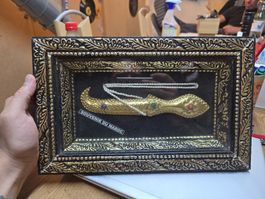 Gerahmte Djebe/Schuh Souvenir du Maroc mit Schmucksteinen