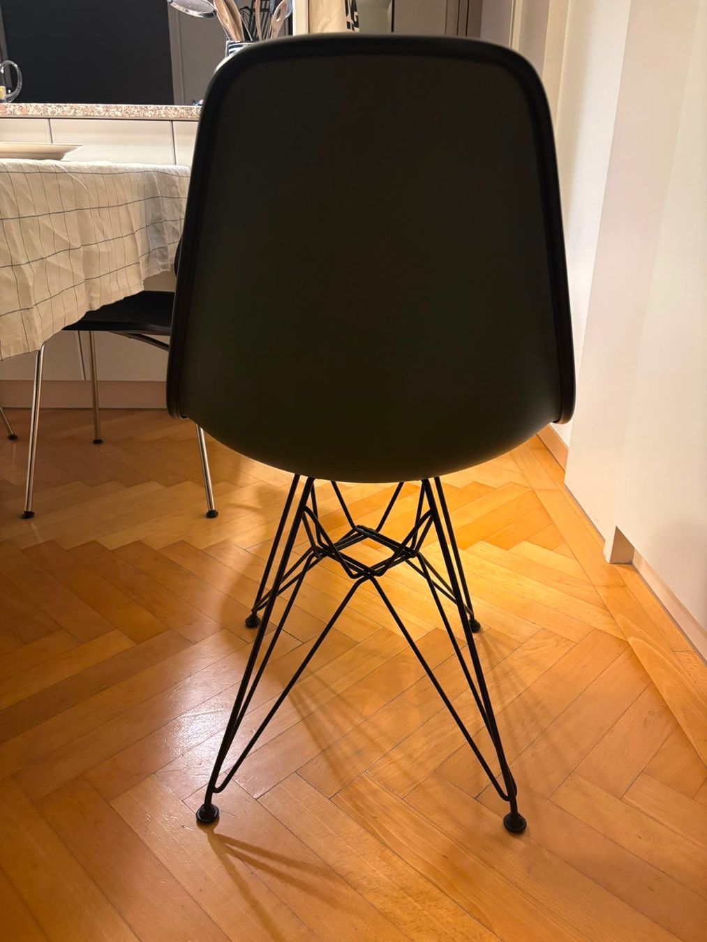 Vitra Stühle: Eames Plastic Side Chair DSR von VITRA – Gebraucht aus Triboltingen von Lavazza9 1
