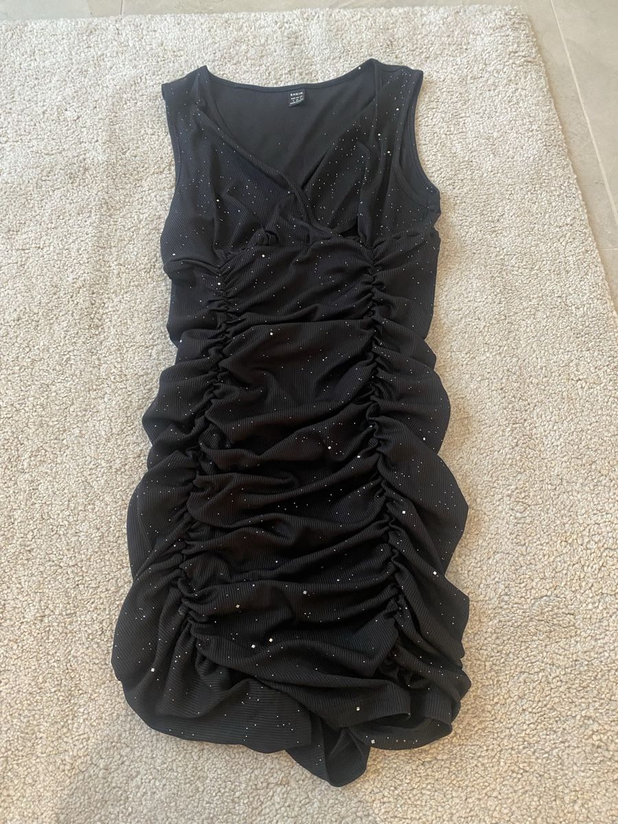 Shein Vestiti: Kleid mit Glitzer von Shein (Gr. S) – Nuovo (secondo la descrizione) da Merenschwand venduto da R-R-R 1