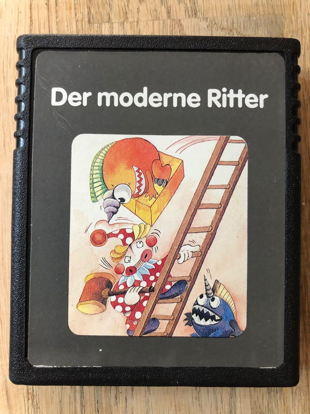 Atari Spiele: Der moderne Ritter für Atari 2600 – Gebraucht aus Kestenholz von Matti_10
