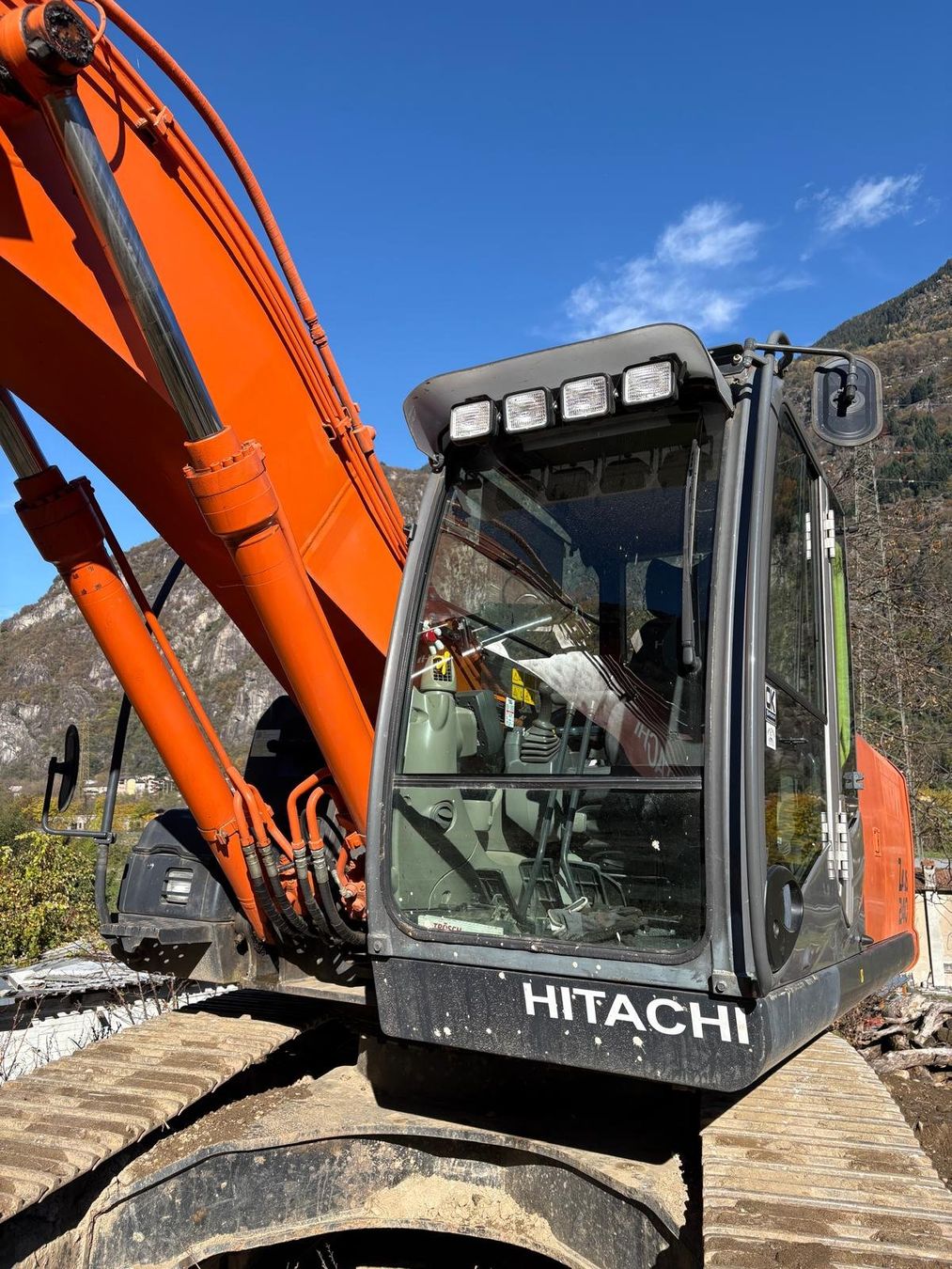 Hitachi Escavatori: Hitachi 240 – Usato da Giornico venduto da dio_zn5d 3