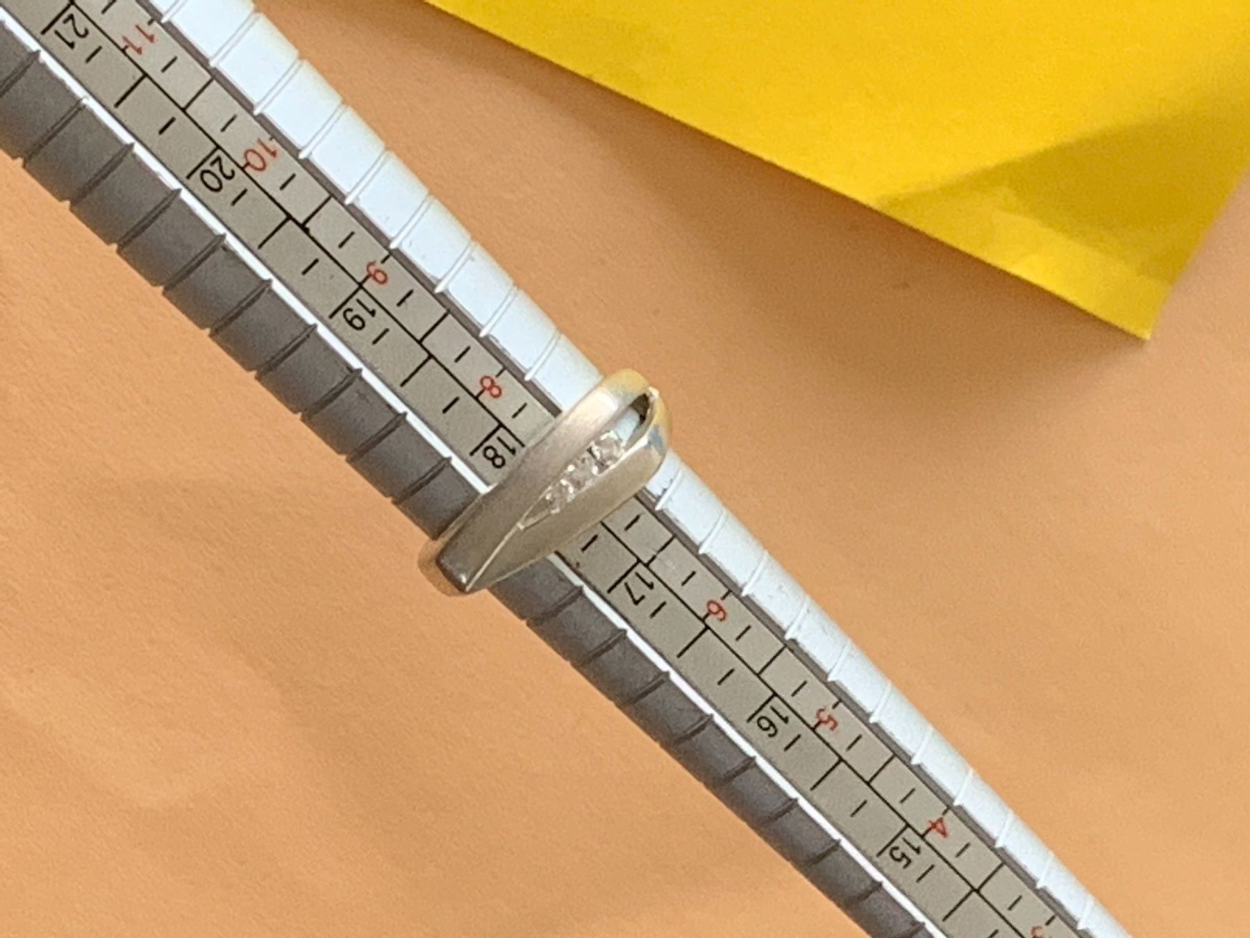 Ringe: Silberring 3 Steine klassic (gr. 55.5) – Gebraucht aus Dittingen von Bellevista 6
