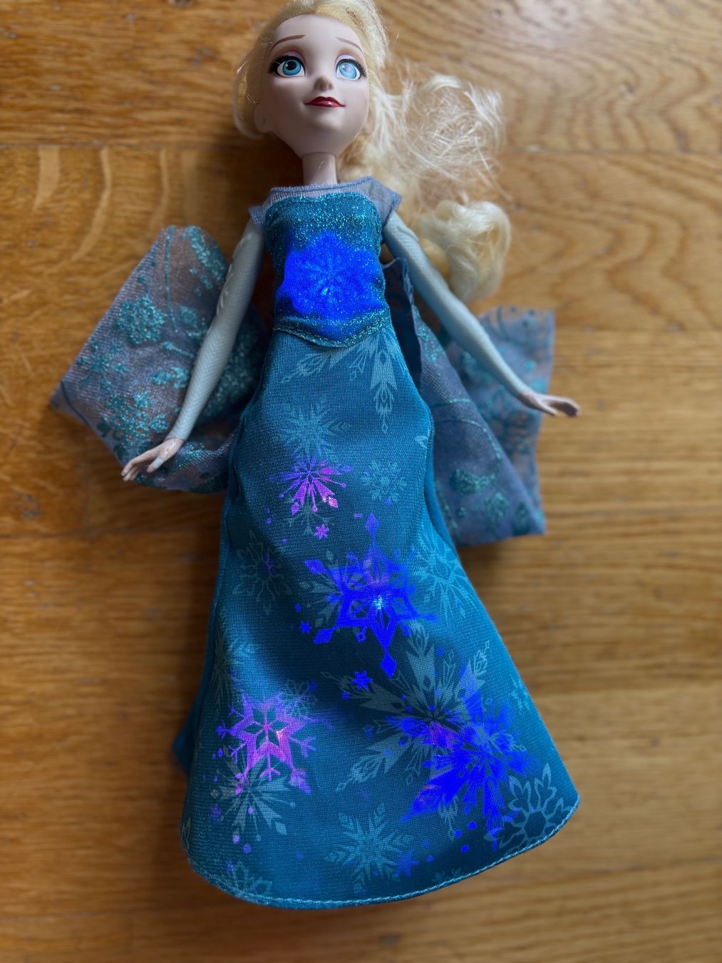 Disney Giocattoli: Eiskönigin Elsa Puppen 3er Set – Usato da Zürich venduto da Fabienne059 3