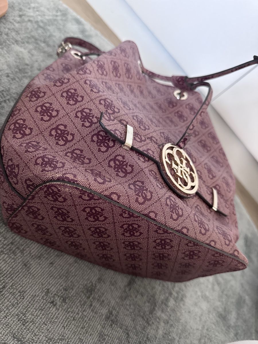 Guess Sacs femmes: GUESS Tasche – D'occasion à Gossau SG par EMK230815 2