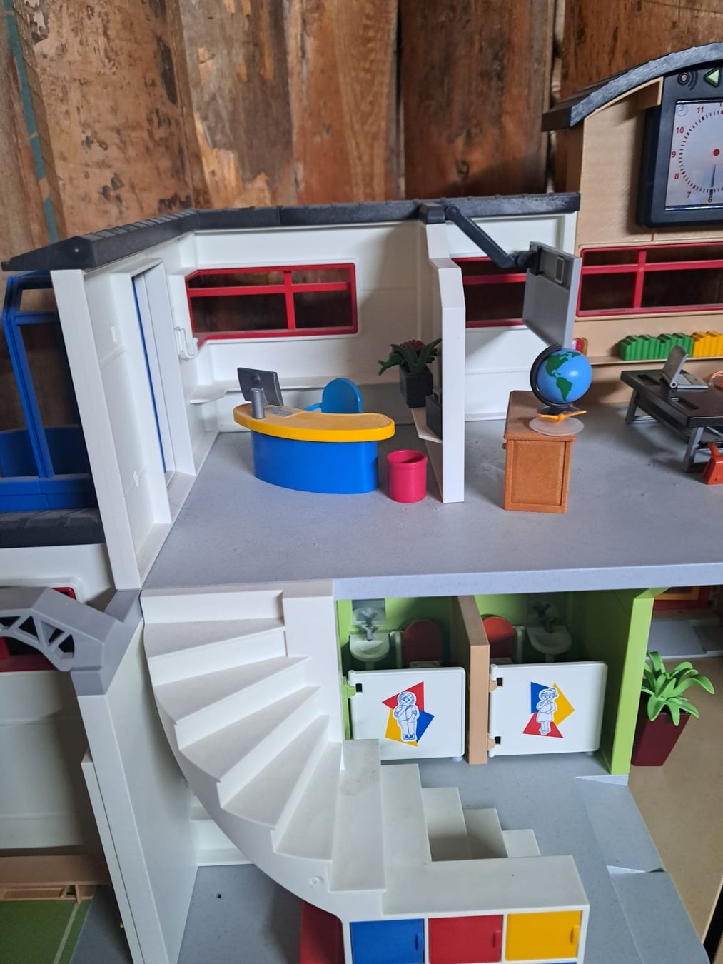 Playmobil Spielzeuge: Playmobil Schule mit Zubehör – Gebraucht aus Gränichen von Blt5 2