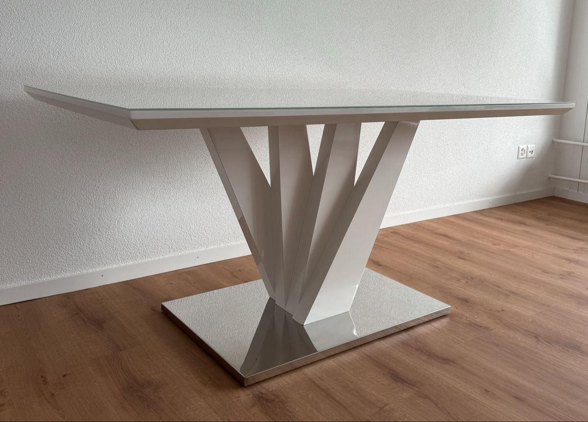 Tavoli: Esstisch Glas Weiss Gestell Chrom Spiegel – Usato da Oberglatt ZH venduto da eve_6nj8 1