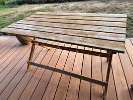 Gartentisch, zusammenklappbar aus Holz
