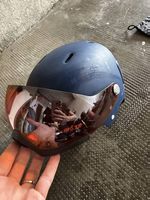 Casque de ski avec visière 