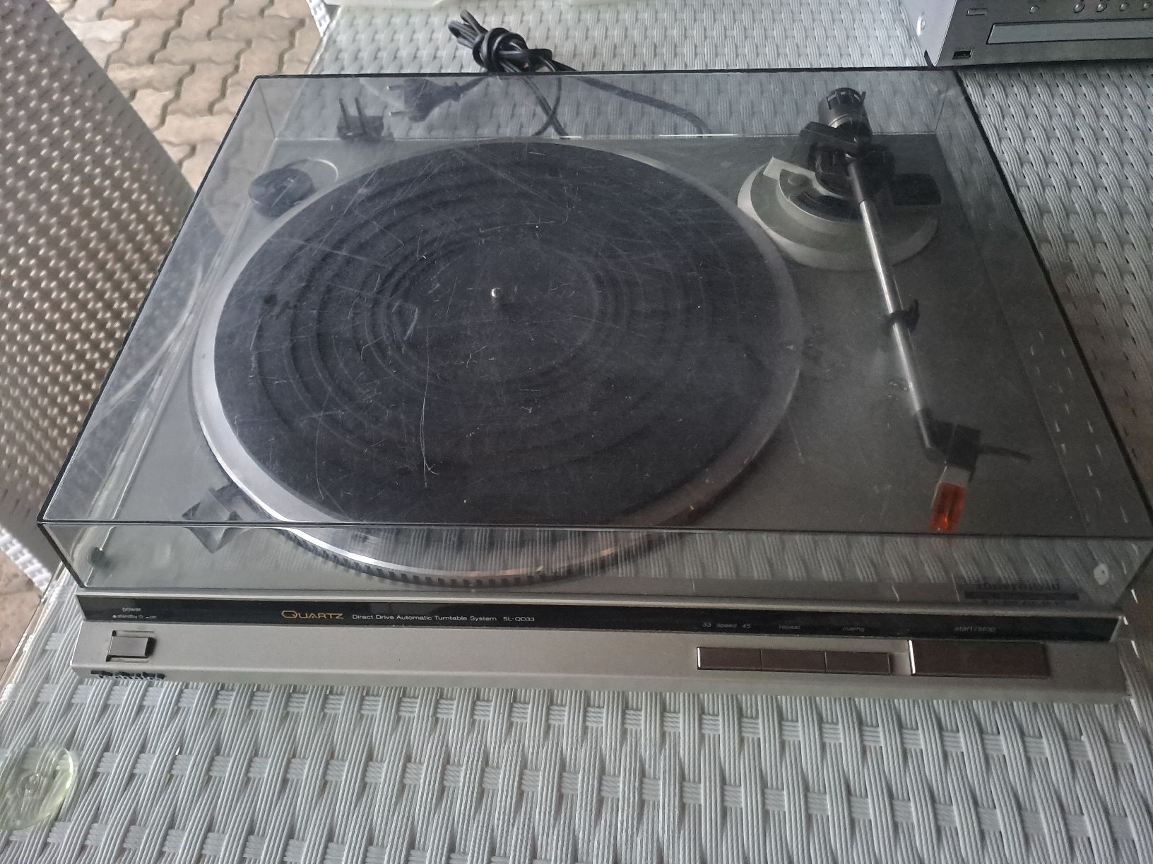 Technics Plattenspieler: Technics Quart Direct Drive Automatic Turntable SL-QD33 – Gebraucht aus Uetendorf von Essiggurken