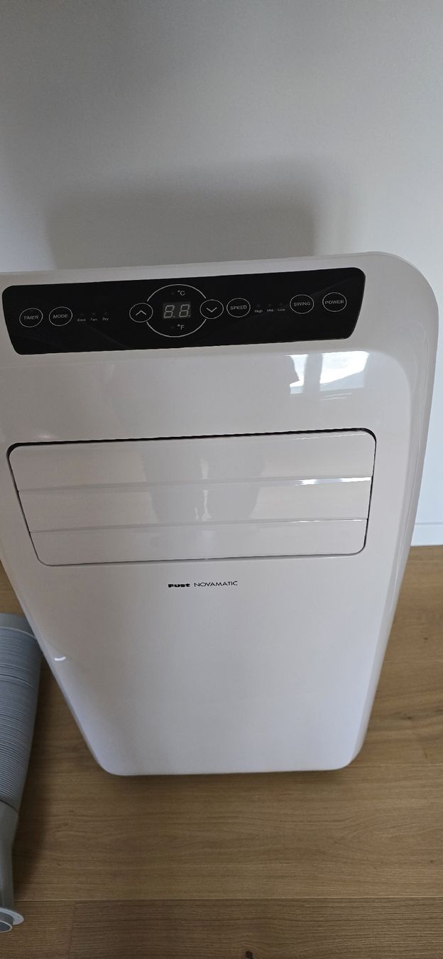 Novamatic Condizionatori: Klimagerät mobil CL 1220 Neu – Nuovo (secondo la descrizione) da Niederurnen venduto da nomi72 5