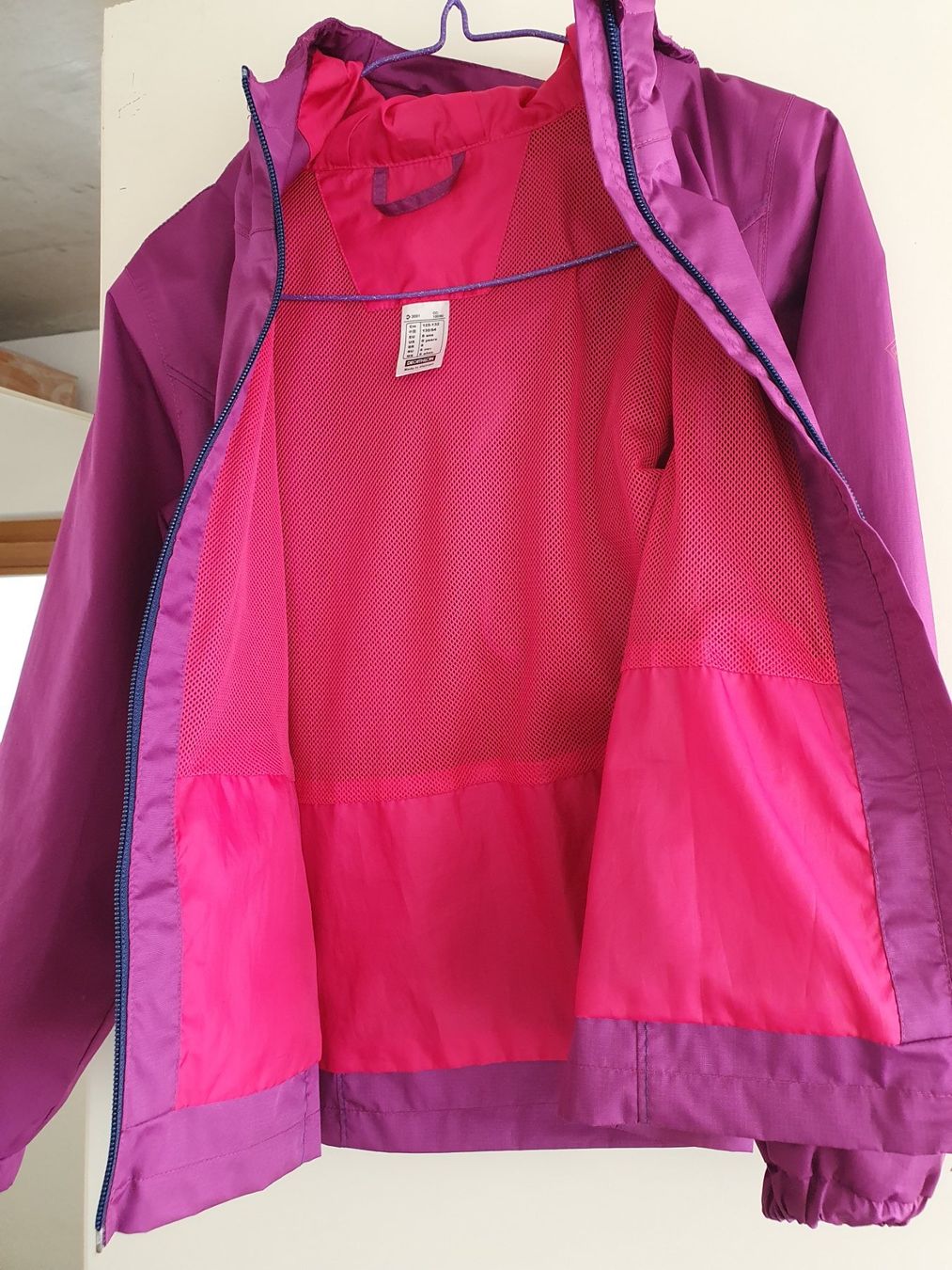 Decathlon Giacche & Cappotti: Wind- / Regenjacke Gr. 128 – Usato da Villars-sur-Glâne venduto da richardette 2