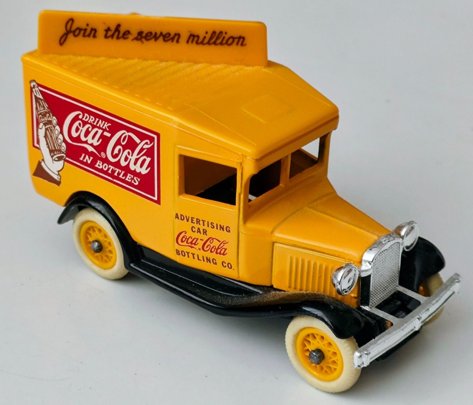 Coca-Cola Modellini d'auto: Coca-Cola Auto Länge  7 cm (17) – Nuovo e nell'imballaggio originale da Pfäffikon ZH venduto da Colacity 1
