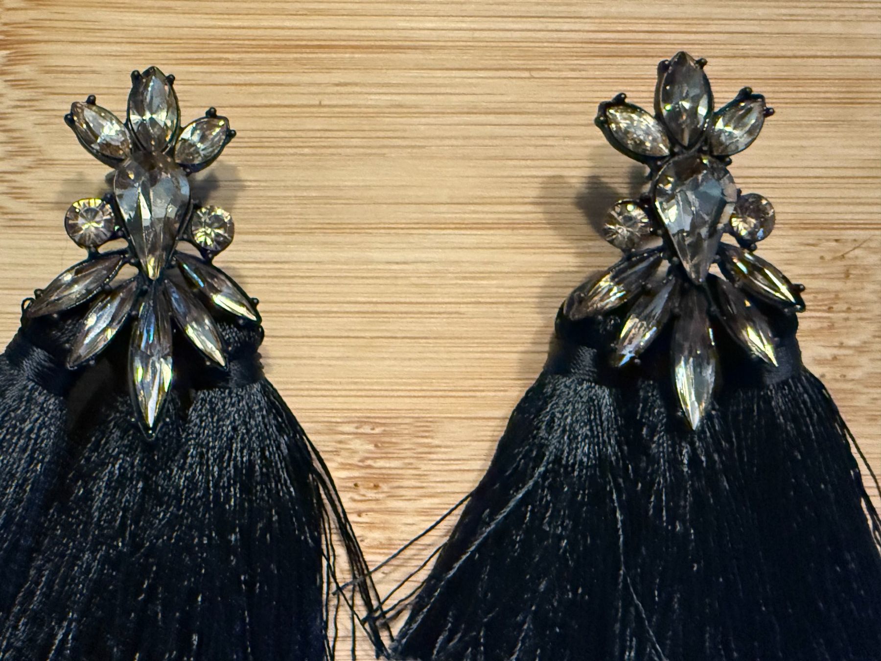 Ohrringe & -stecker: Modeschmuck - Quasten Ohrringe schwarz – Gebraucht aus Basel von zukk_ 1