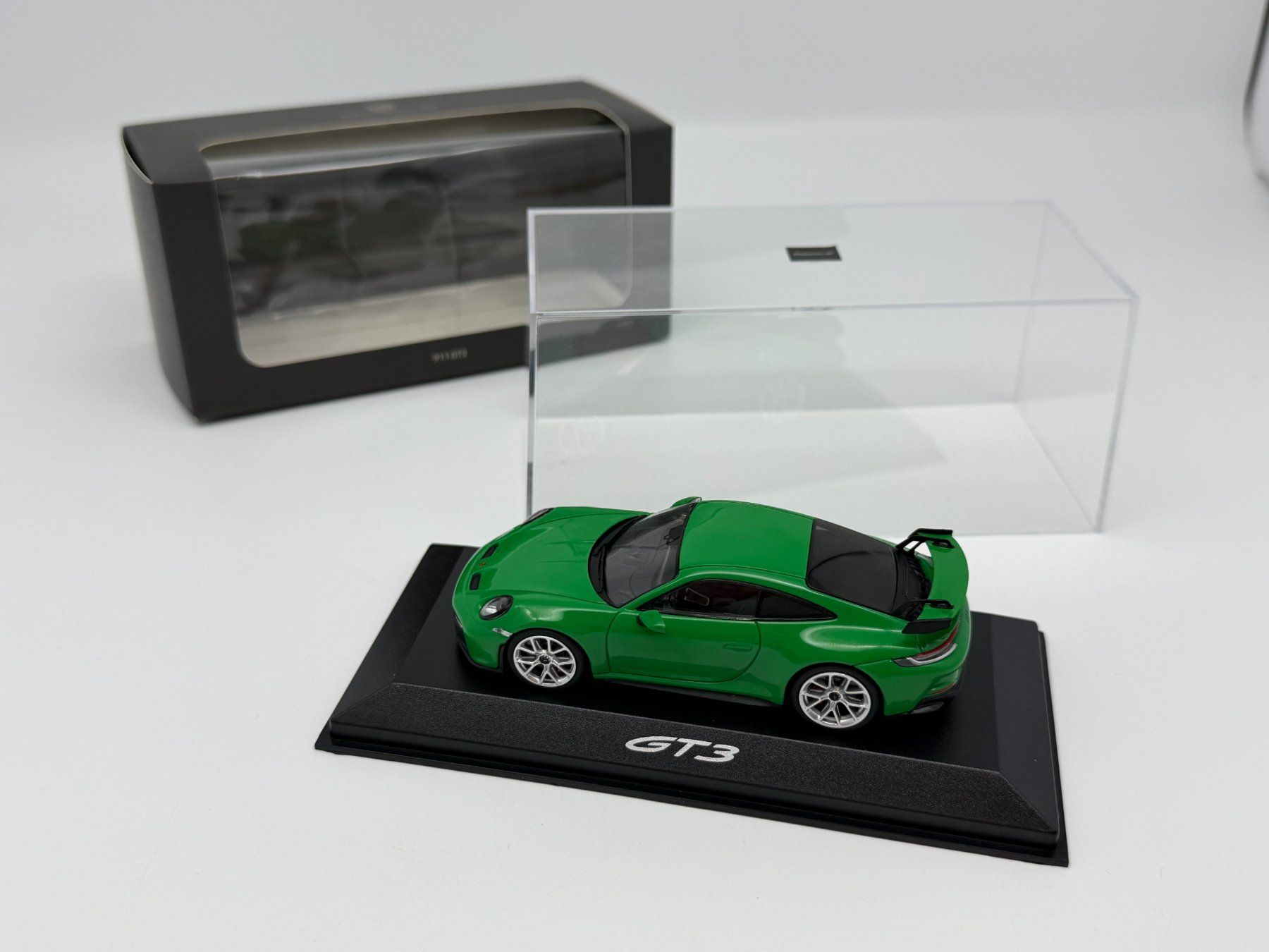 Minichamps Modellini d'auto: 1/43 Porsche 911 (992) GT3 Python Green - Minichamps – Usato da Villarimboud venduto da vinzz67