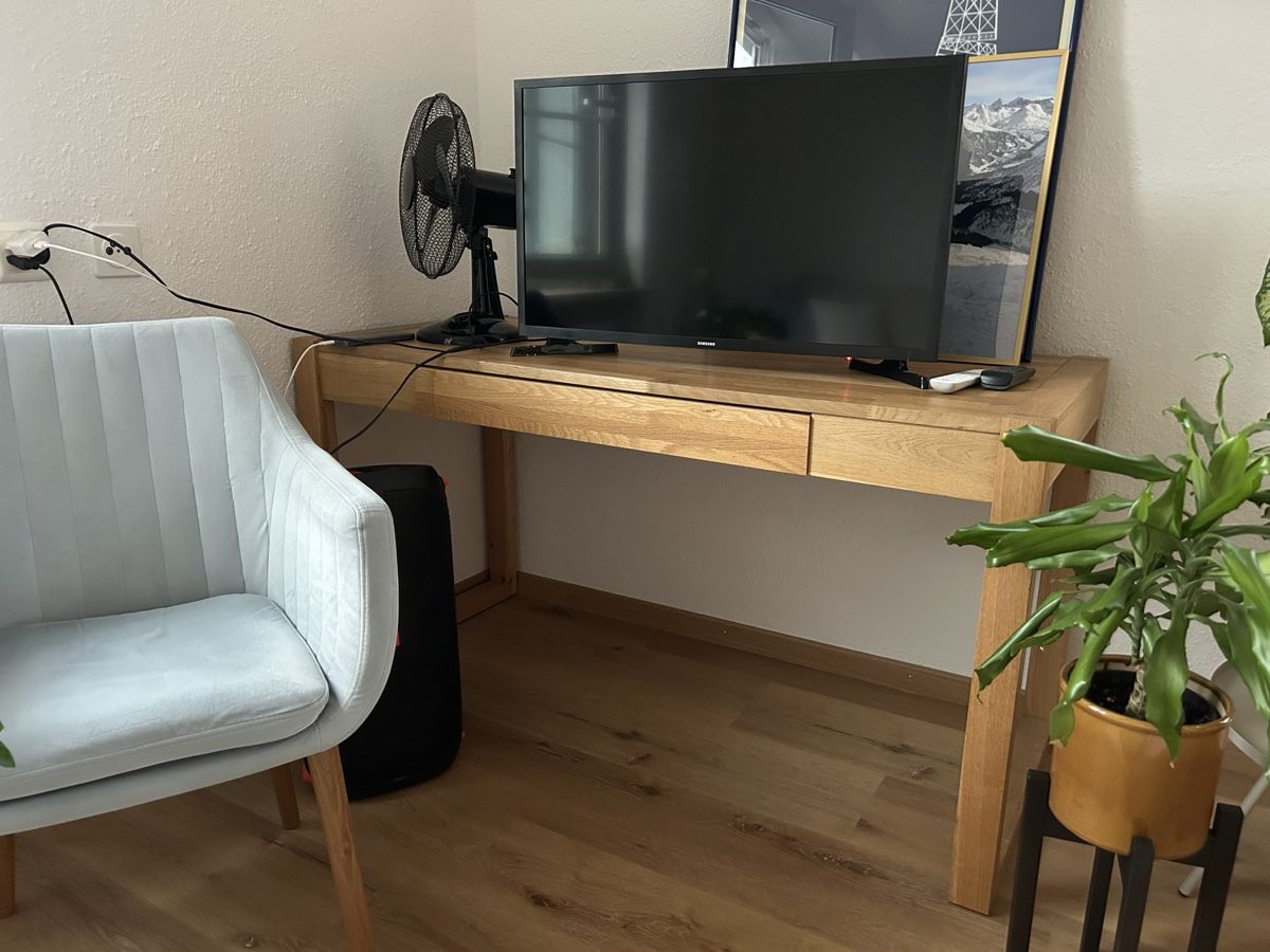 Scrivanie: Wunderschöner Holzschreibtisch / Sideboard aus Eiche – Usato da Aarau venduto da den_7pb8 1
