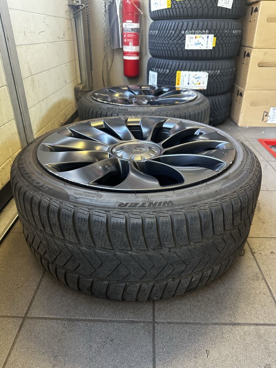 Tesla Felgen: Tesla Model Y Performance 21" Überturbine + Pirelli Winter – Gebraucht aus Basel von Zeynep94 6