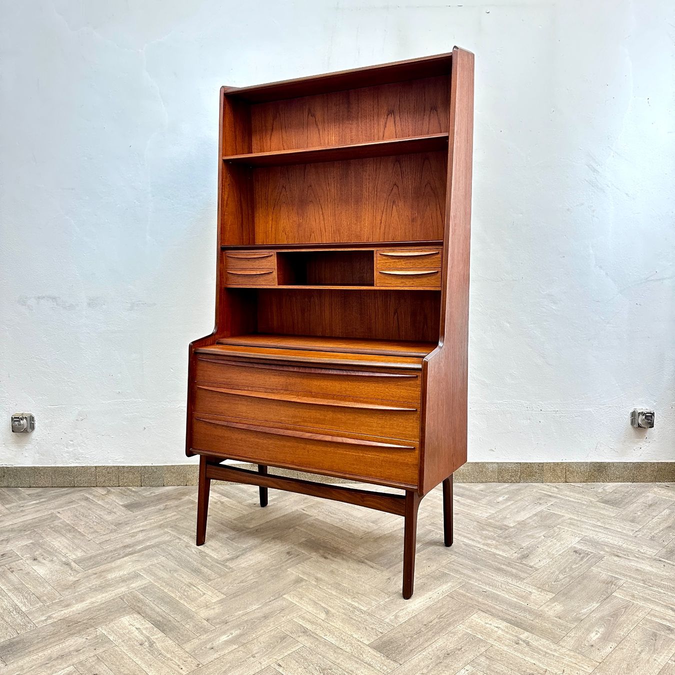 Cassettiere: Mid Century danish teak Highboard / Secretary – Usato da basel venduto da vintory.ch 2