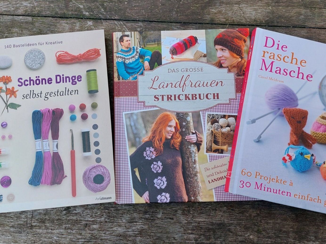 Libri: 3 STK HÜBSCHE STRICKBÜCHER – Usato da Huttwil venduto da Kunterbuntli