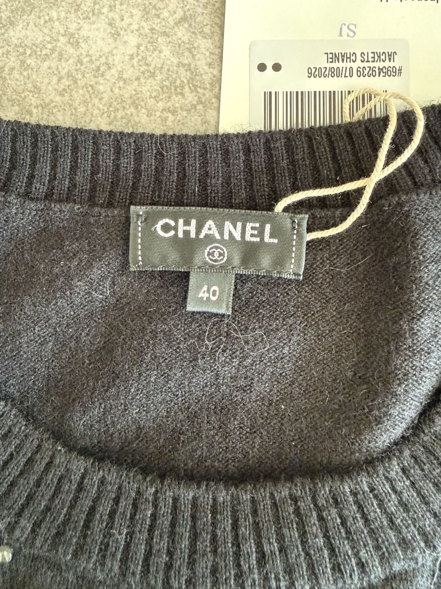 Chanel Maglioni & Felpe: Pull Chanel de la collection Ground Control 2017 taille 40 – Usato da Vésenaz venduto da mar_xpz7 7