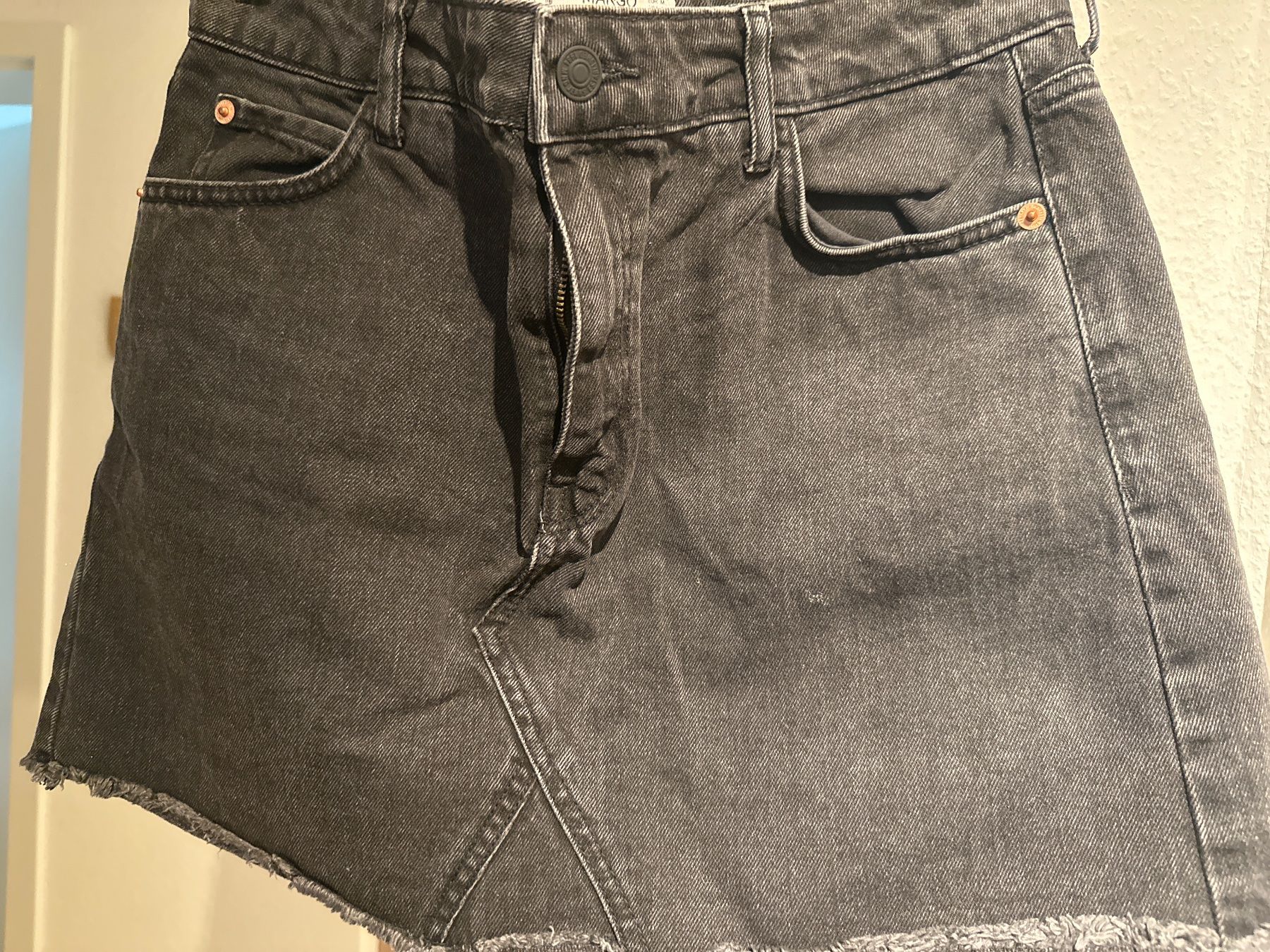 Mango Röcke: Rock – Neu (gemäss Beschreibung) aus Rapperswil BE von aro_66tx 1