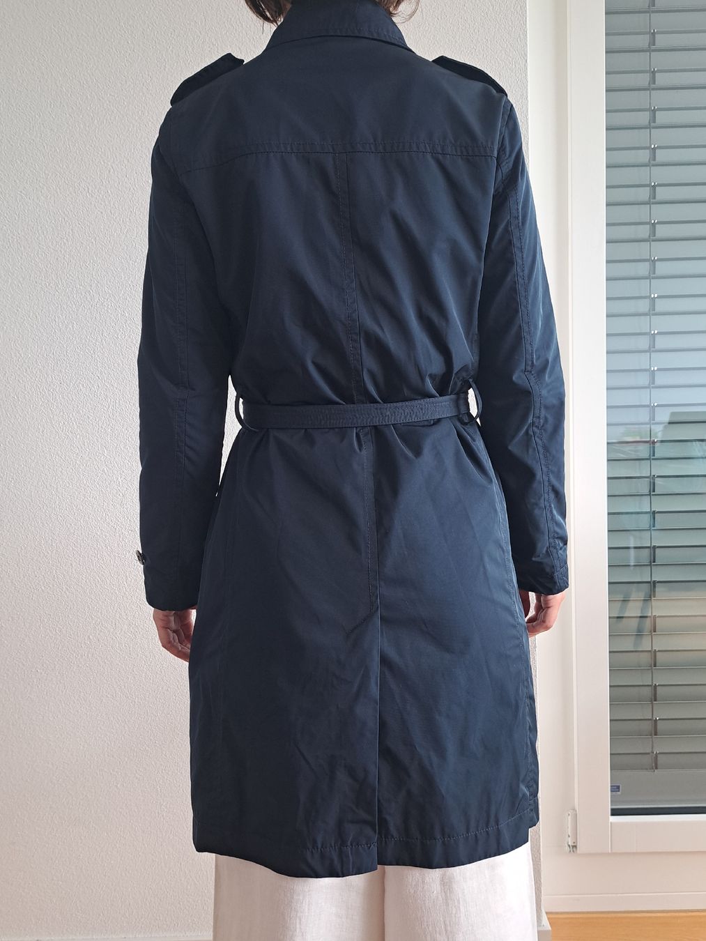 Benetton Cappotti: Benetton Regenmantel blau navy – Usato da Männedorf venduto da eli_y5vn 7
