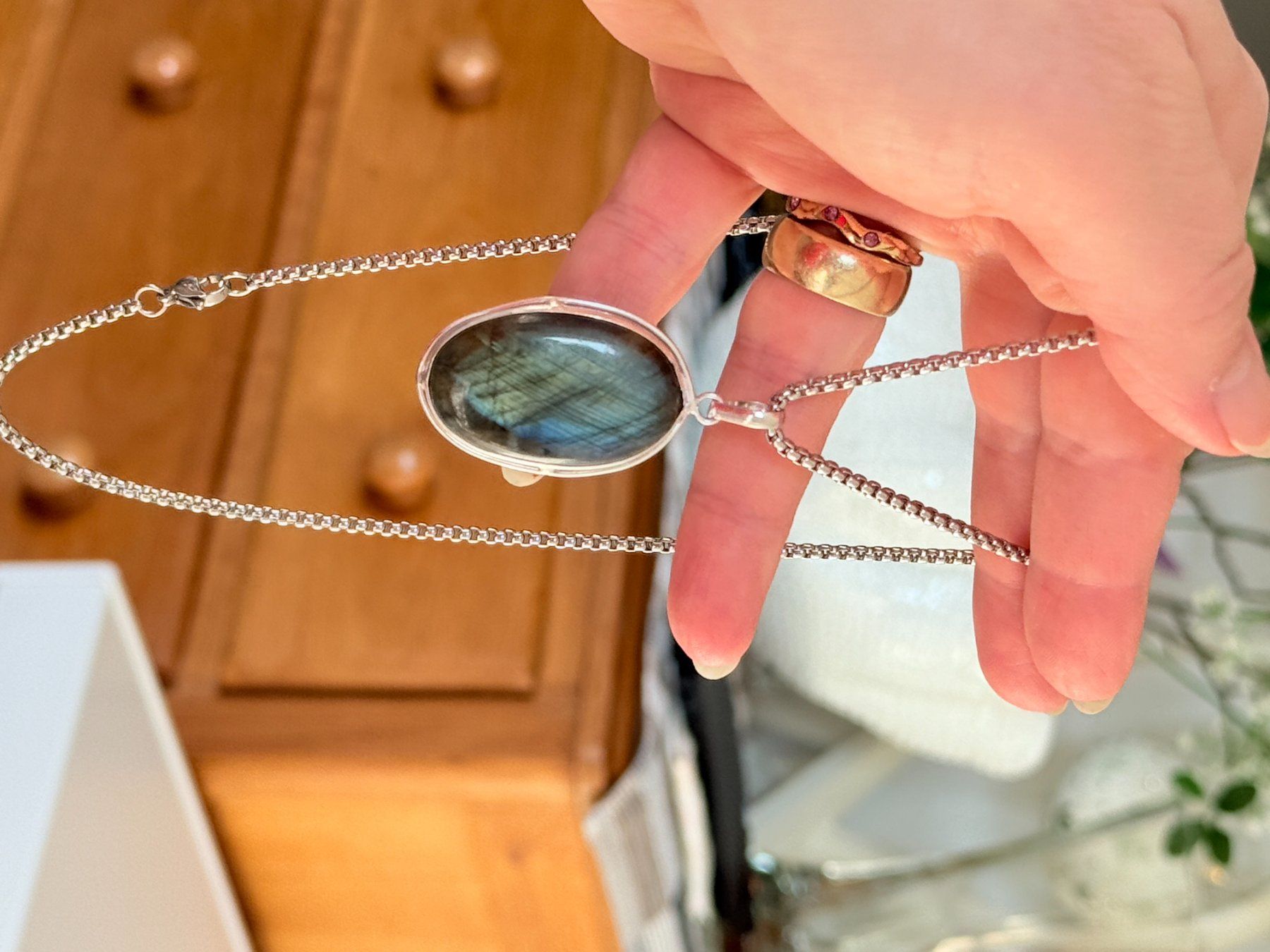 Catenine: Collier avec pendentif labradorite ,unique✨ – Nuovo e nell'imballaggio originale da Genève venduto da AGBERG 6