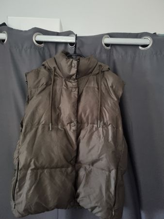 Zara Gilet mit Kapuze, Gr. S – Top Zustand!