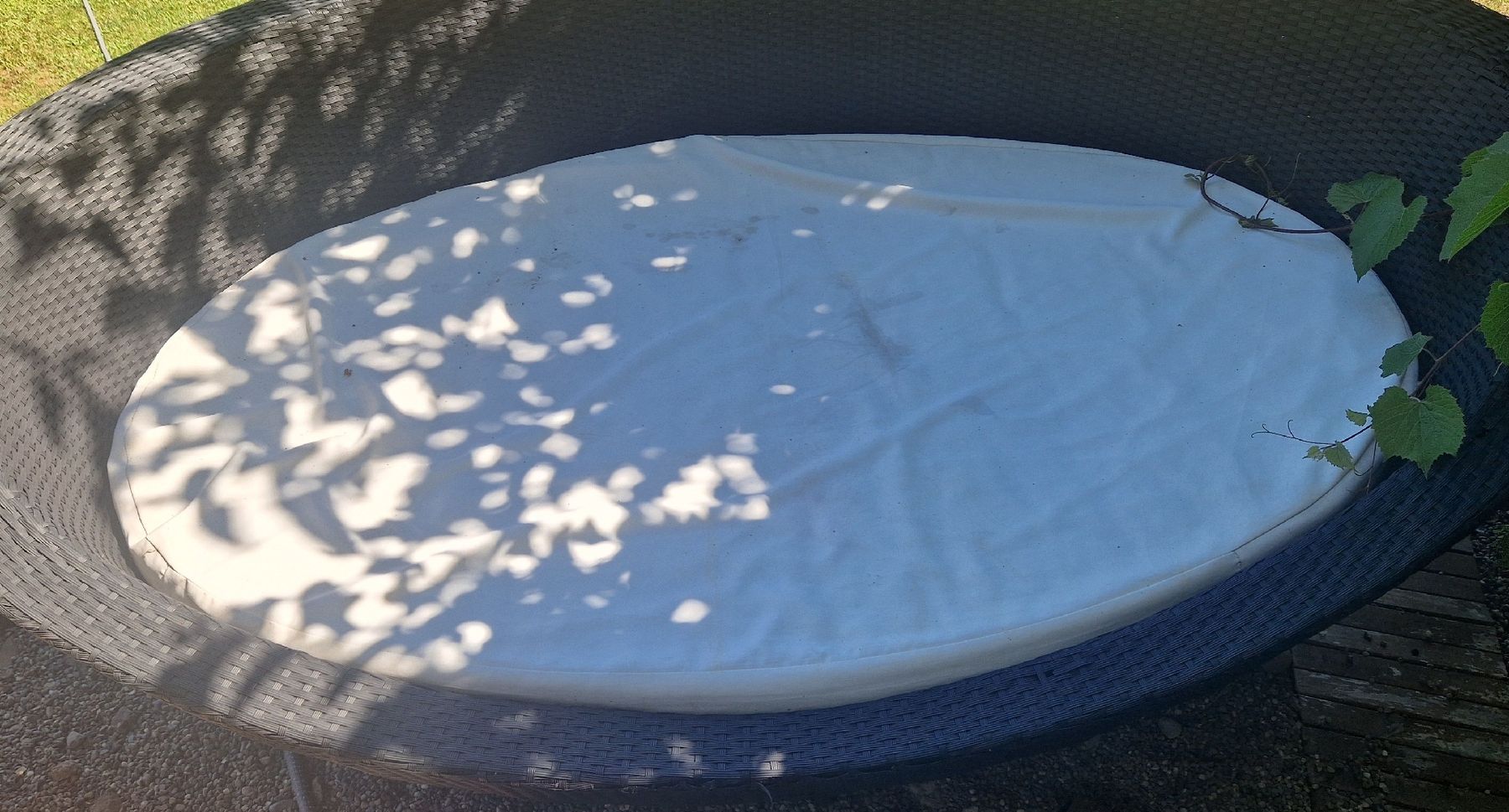 Liegen & Liegestühle: Rundes Gartensofa (Sonneninsel) – Gebraucht aus Grüningen von Sandy819
