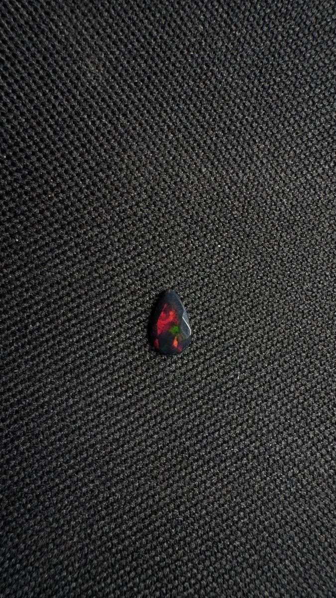Edelsteine: Black Opal AAA 0.9 ct – Neu und originalverpackt aus Wängi von Horus90 1