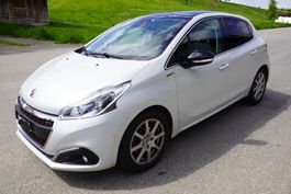Peugeot 208 1.2i SST