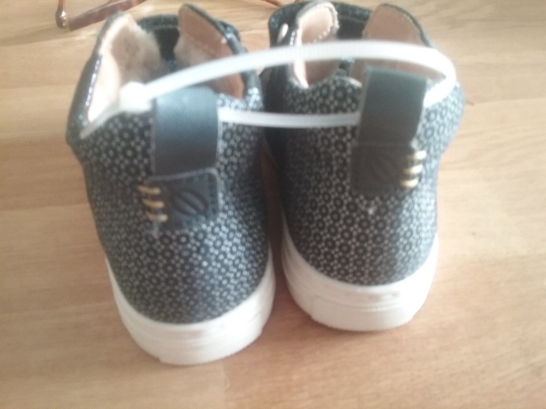 Schuhe für Jungen: ☆Neue, herzige Klettschuhe Gr.24☆ – Neu (gemäss Beschreibung) aus Zürich von lehmi1 1