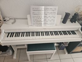 Piano blanc Yamaha
