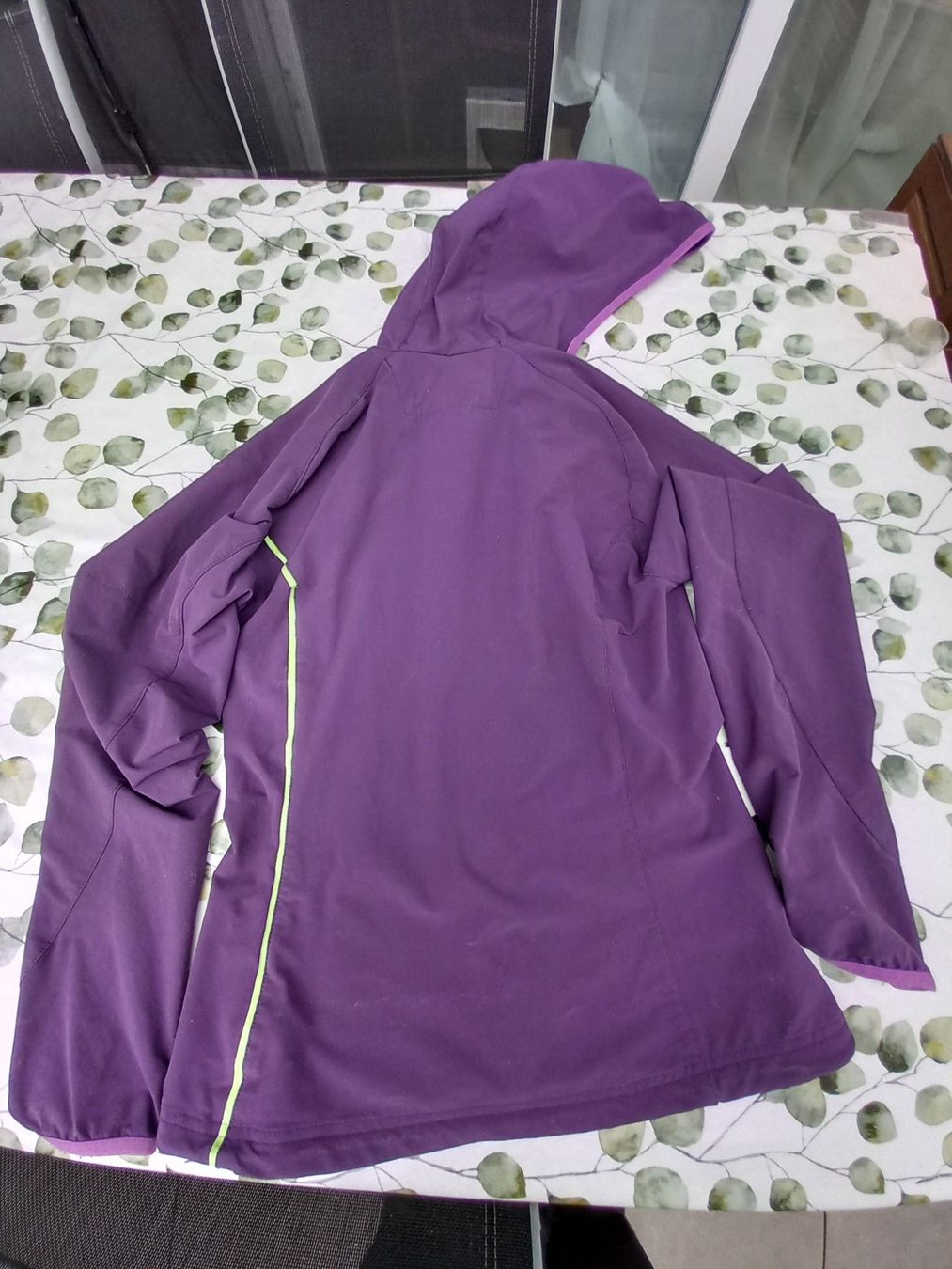 Decathlon Giacche: Veste de sport légère S/M – Usato da Jouxtens-Mézery venduto da Roxie2 2
