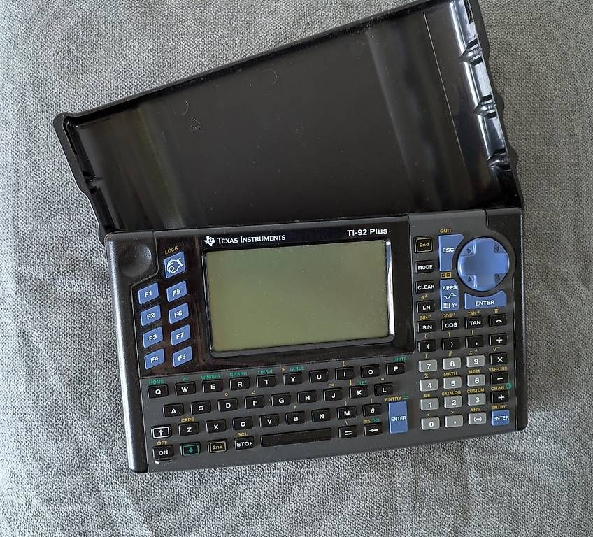 Texas Instruments Calcolatrici tascabili: Texas Instruments TI-92 Grafischer High End Rechner – Usato da Zürich venduto da dor_596h
