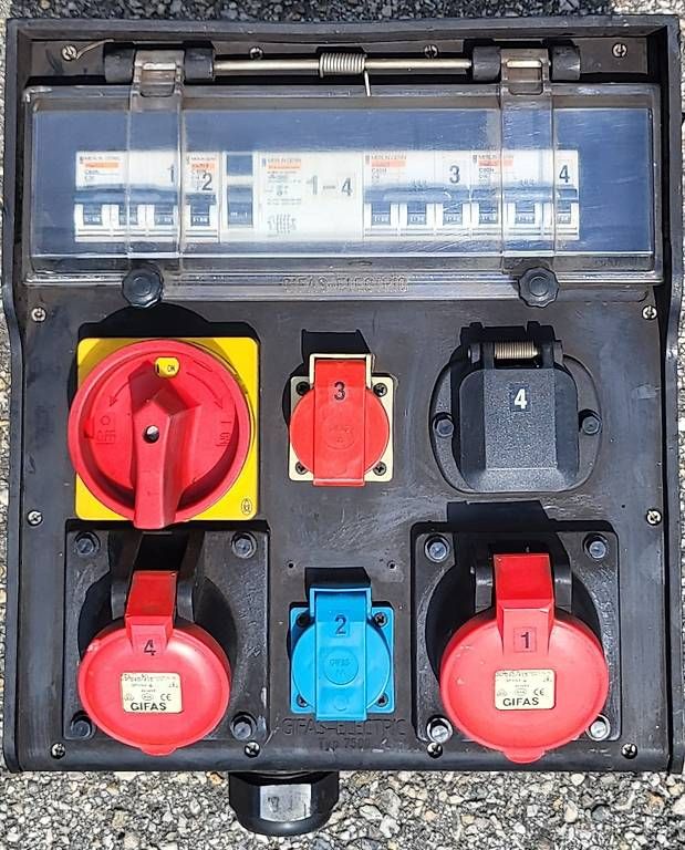 GIFAS Electrotechnique: Distributeur électrique triphasé 400V 63A – D'occasion à Froideville par philmoser