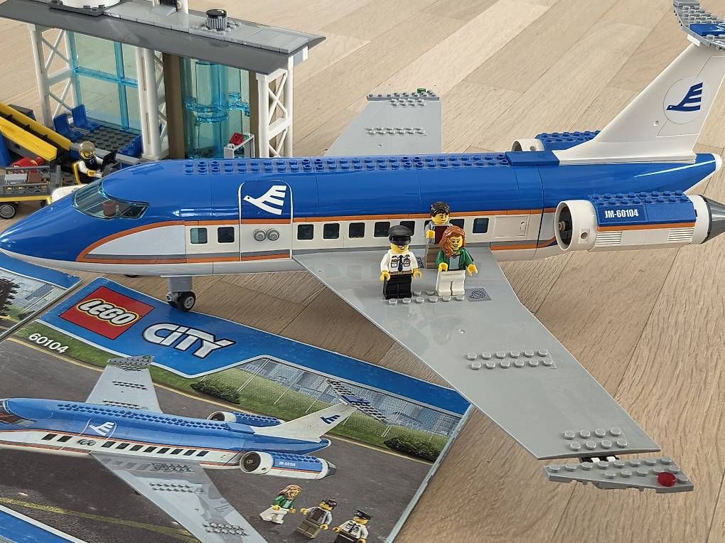 Kit di costruzioni: Lego Flughafen und Jet 60104 – Usato da Uster venduto da laemau 3