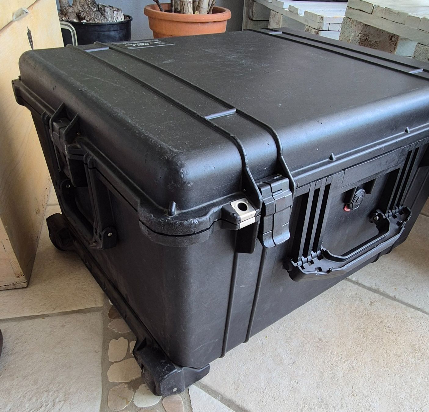 Casse di trasporto: Malette de protection très robuste PELI 1620 – Usato da Villars-sur-Glane venduto da Verocac 2