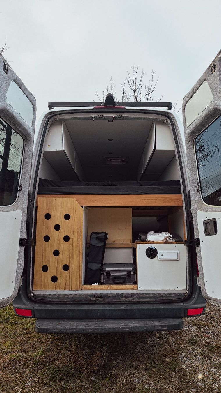 Mercedes-Benz Camping Fahrzeuge: Mercedes Benz Sprinter Campervan – Gebraucht aus Schneisingen von sam_62cg 2