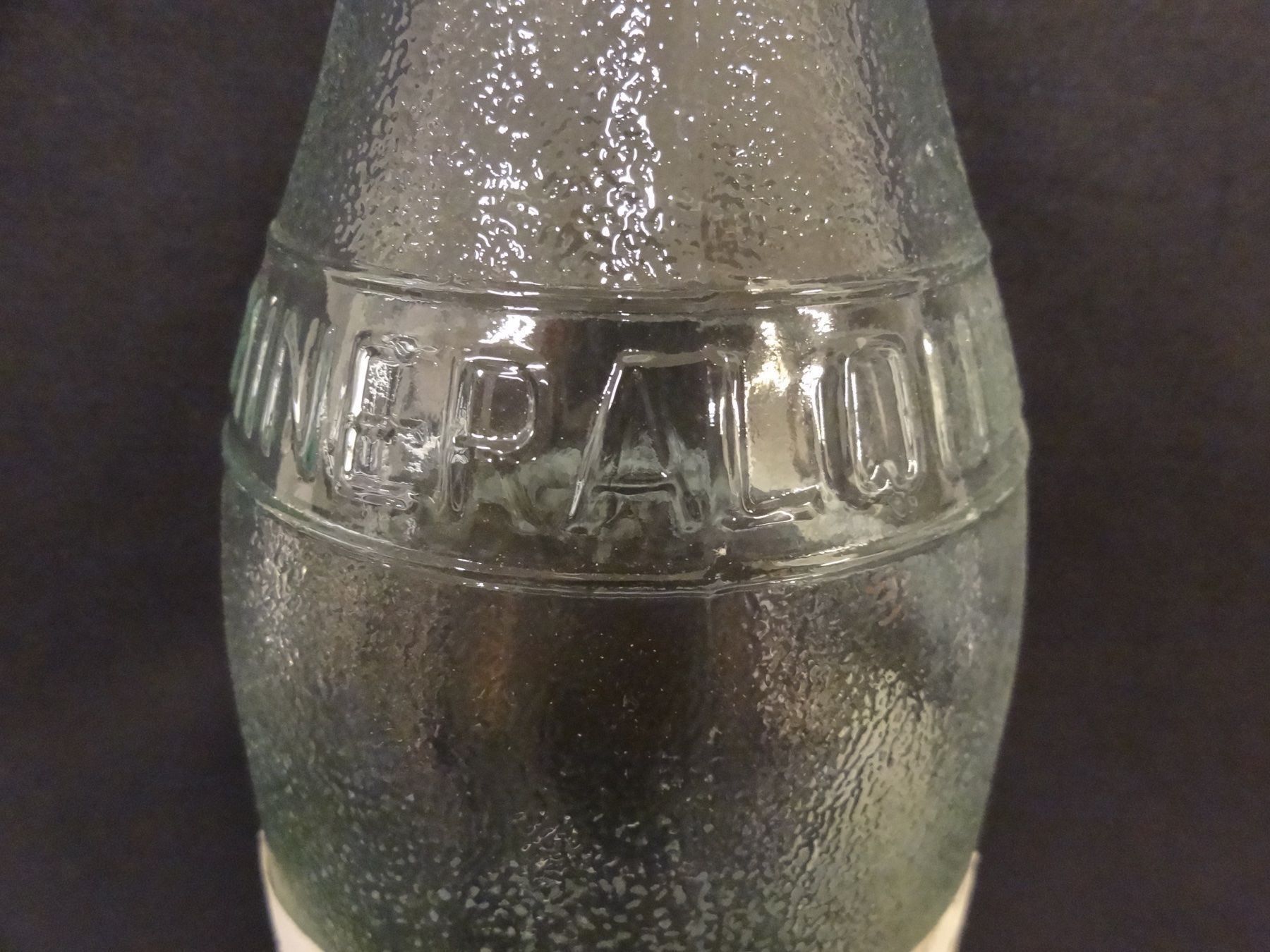 Flaschen: alte Flasche HIMBI EPTINGEN SISSACH 1955 – Gebraucht aus Kerzers von Flaschenposten 4
