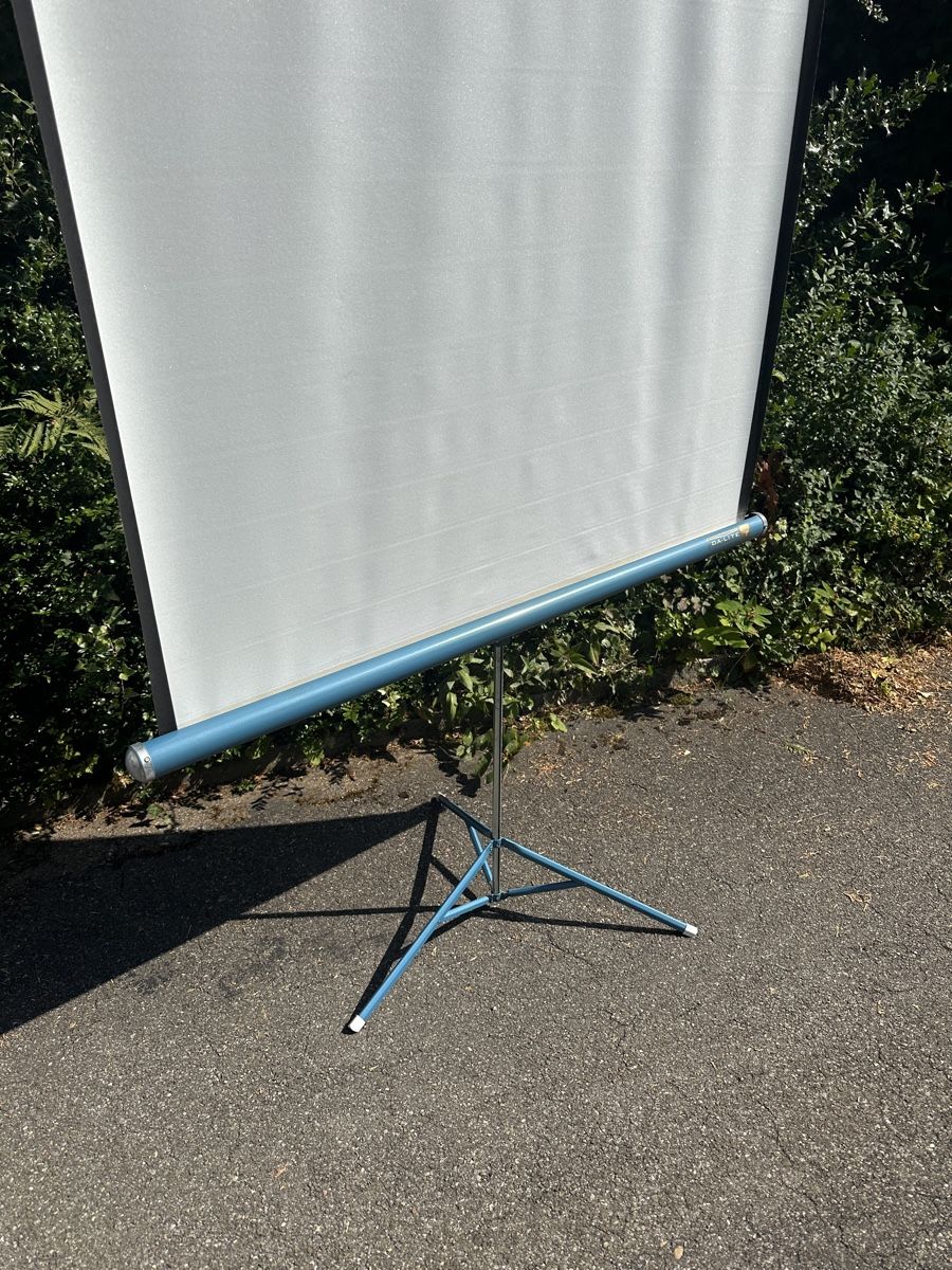 Tele & Cornici: Leinwandstativ mobile Projektionsleinwand Aluminium blau – Usato da Steinhausen venduto da Lisa08_01 3