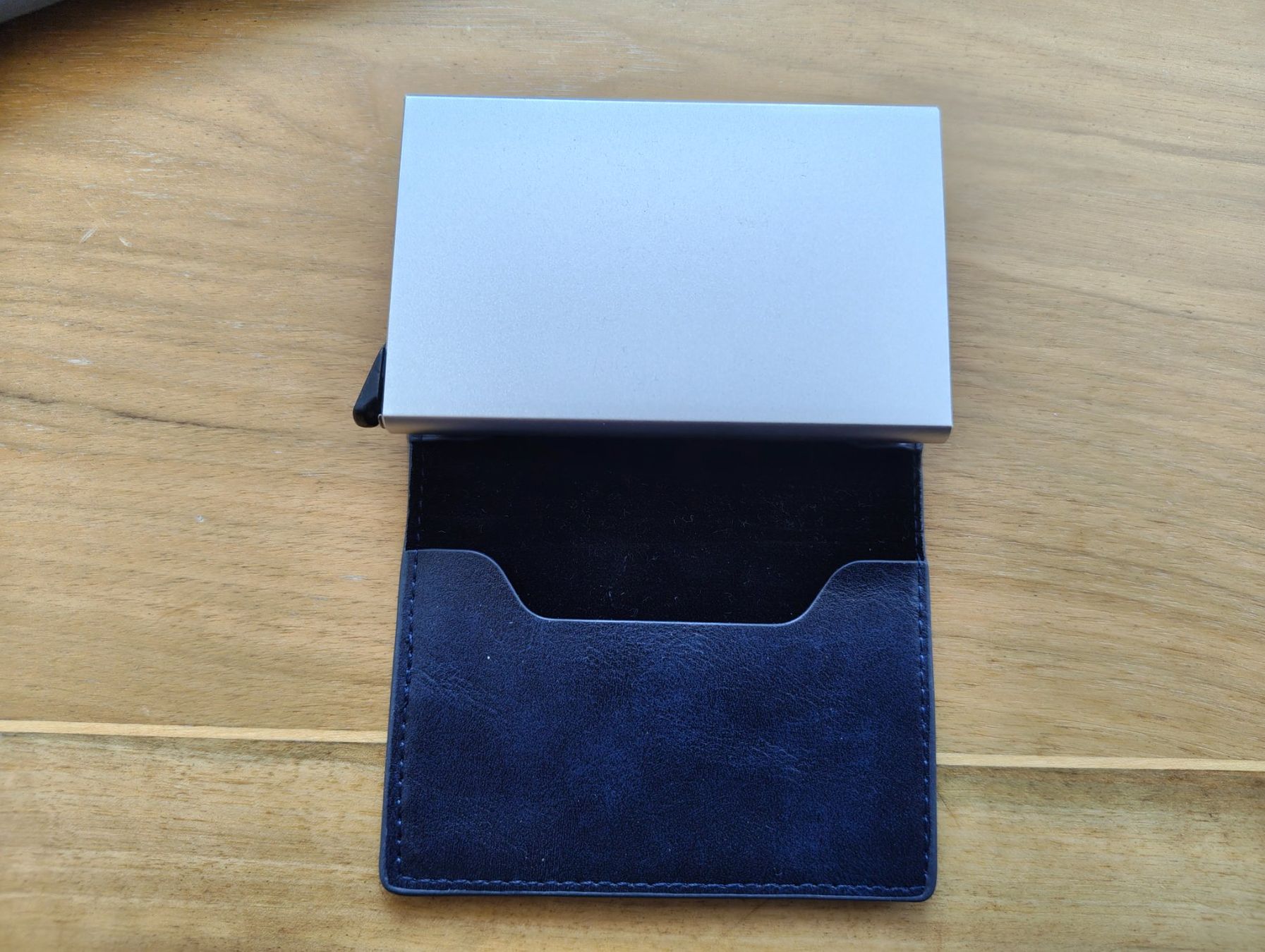 Portafogli: Business Card Holders (Visitenkartenhalter) – Nuovo (secondo la descrizione) da Basel venduto da GdV95_BS 2