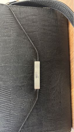 Elegante Nuport Handtasche aus echtem Leder, Schwarz