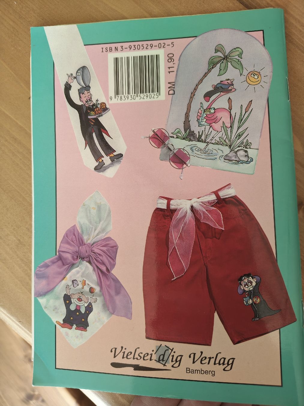 Libri: 2 Bastelbücher: Comix auf Stoff & Seide, Winterzeit – Usato da Flawil venduto da minggeli83 1