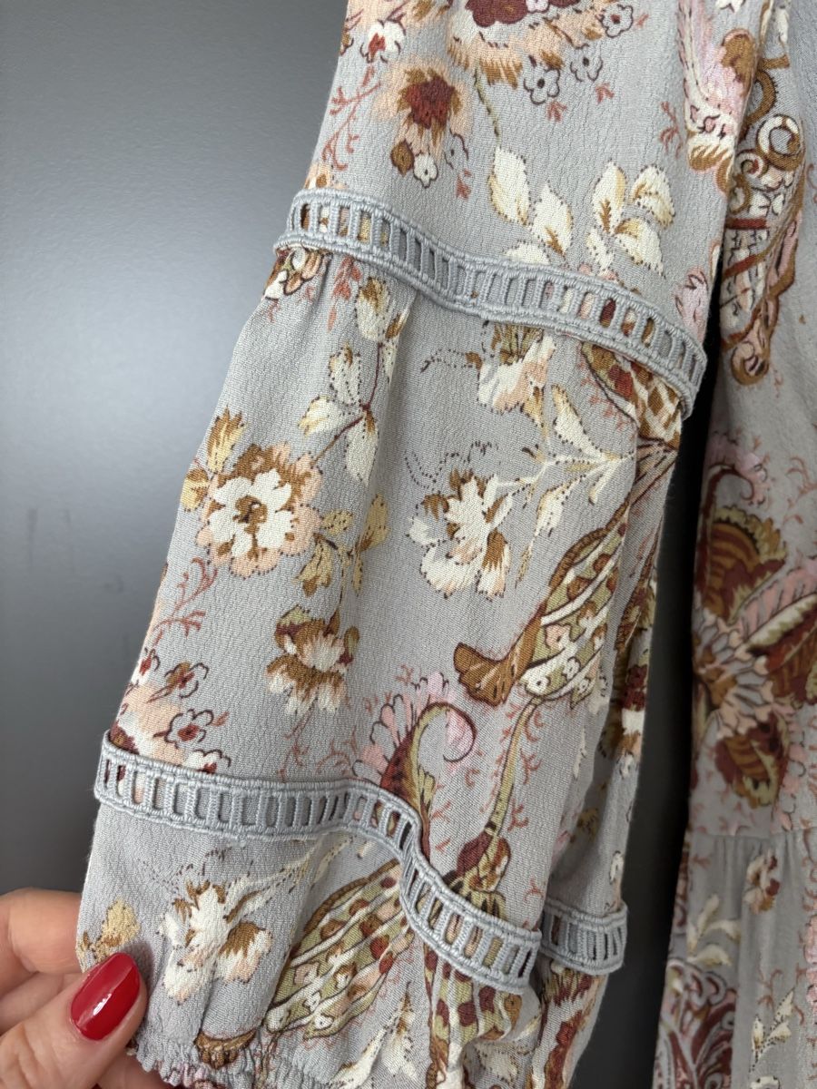Kleider: Sommerliches Kleid mit Blumenmuster – Neu (gemäss Beschreibung) aus Embrach von ale_v5qn 2
