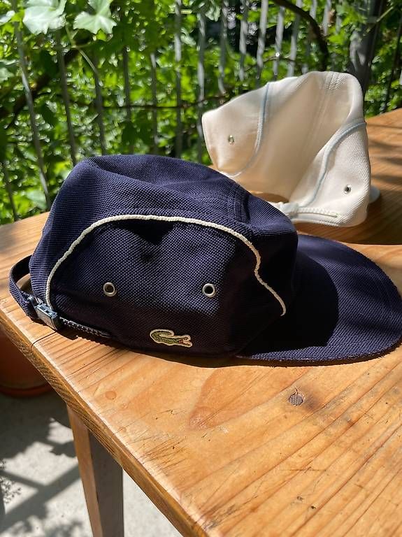 Chapeaux, bonnets & casquettes: Vintage Lacoste Girolle Caps – D'occasion à Bern par BazaarBazaar 2