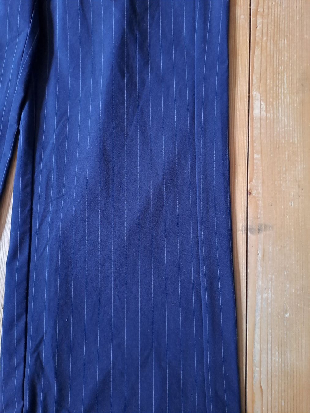 Mango Pantaloni: Nadelstreifenhose Mango Gr.M navy – Usato da Engelberg venduto da ollinseaotter 1